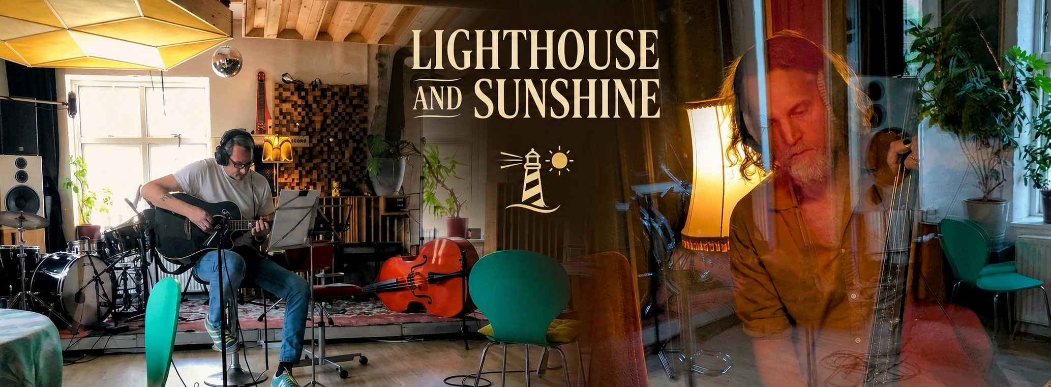 Lighthouse and Sunshine Om Os